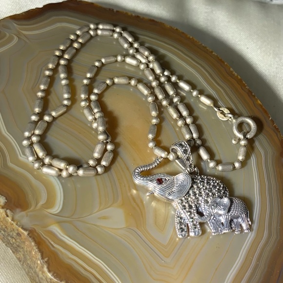 STERLING SILVER ELEPHANTS WITH MARCASITES PENDANT VINTAGE NECKLACE - Picture 4 of 5
